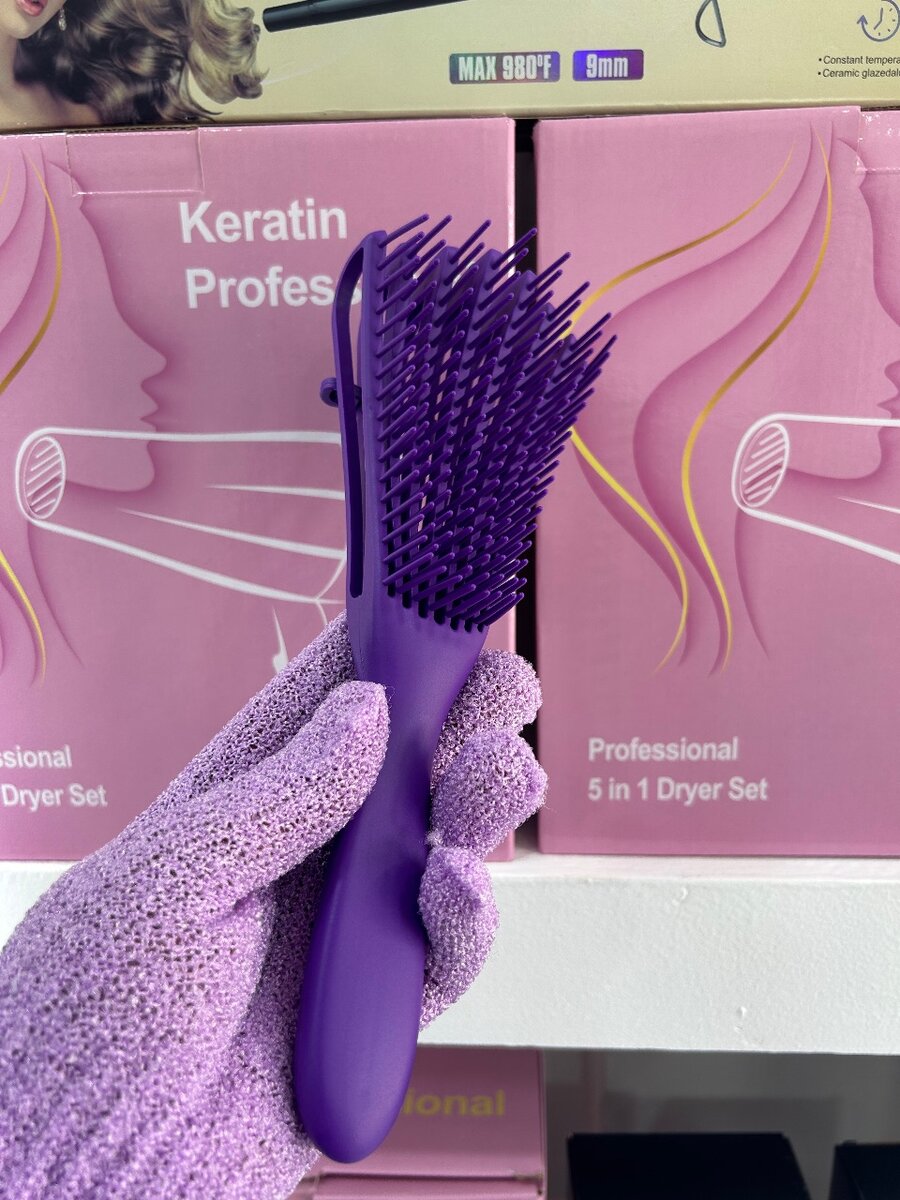 Detangling hair brush