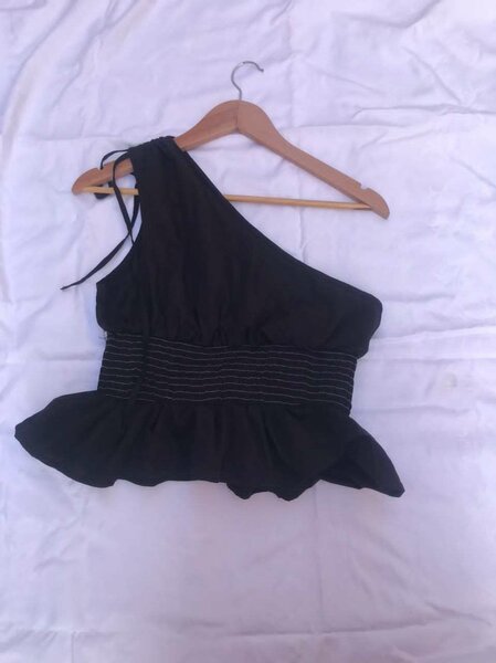 Top asymétrique élégant