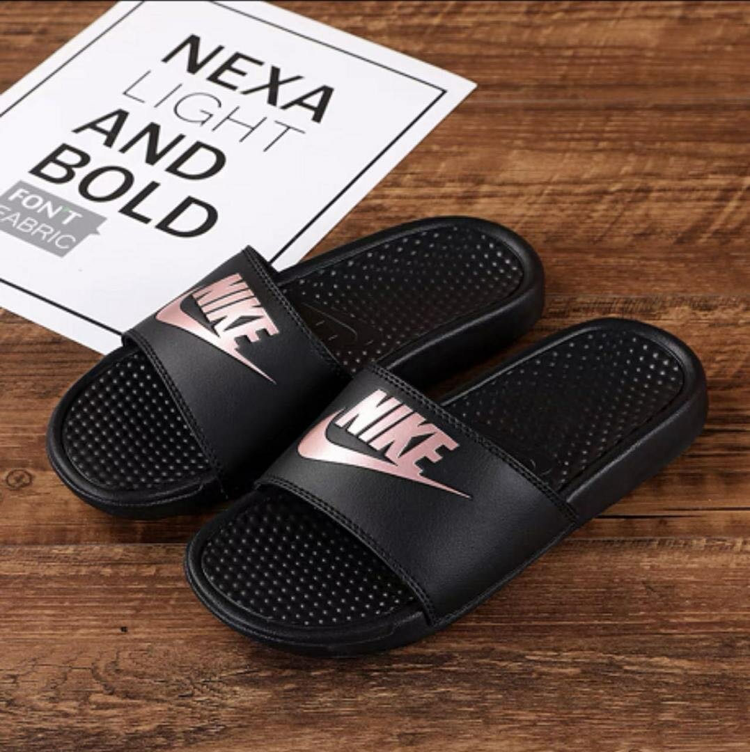 Nike Benassi Slides