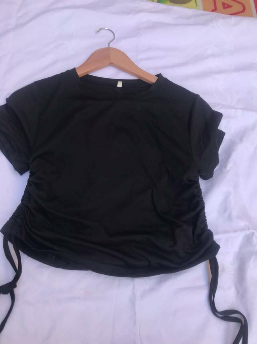 T-shirt noir froncé