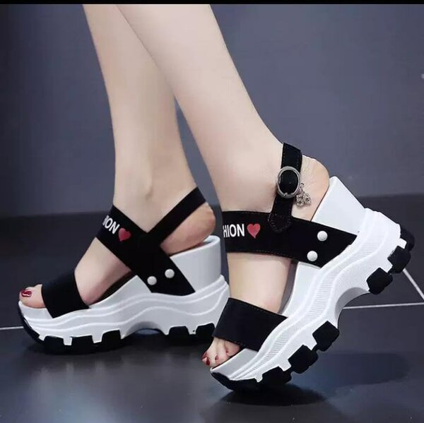 Ladies sandals