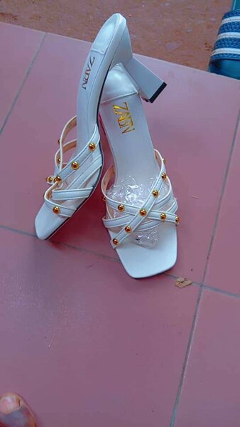 Sandales à talons élégantes