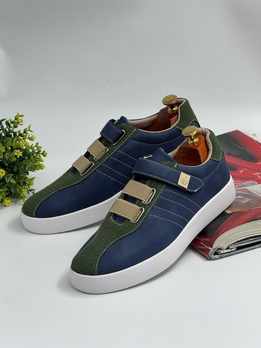 TIMBERLAND GREEN AND BLUE