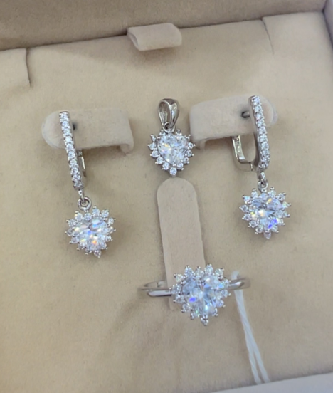 Комплект со вставками Муссанит