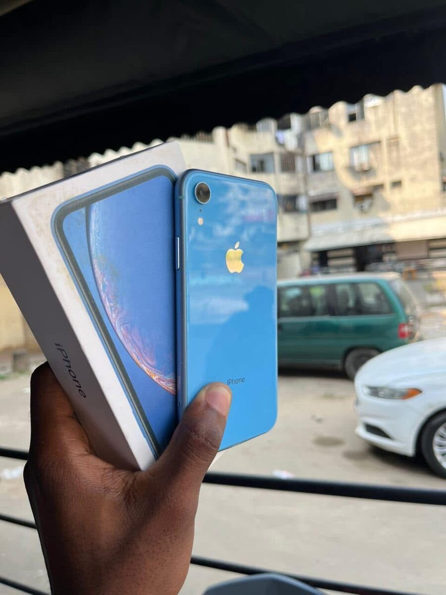 iPhone XR 64 Go