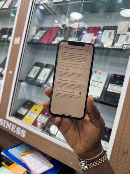 iPhone 12 Pro max - Comme Neuf