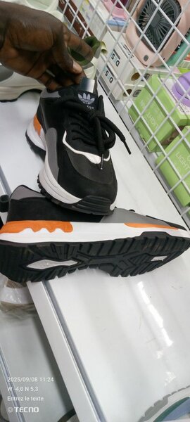 Chaussures de sport Adidas élégantes