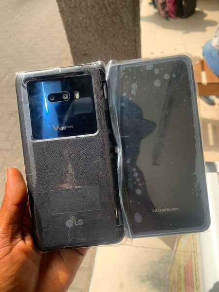 LG V50s 5G 256gb dual screen brand new 4000mAh battery capac