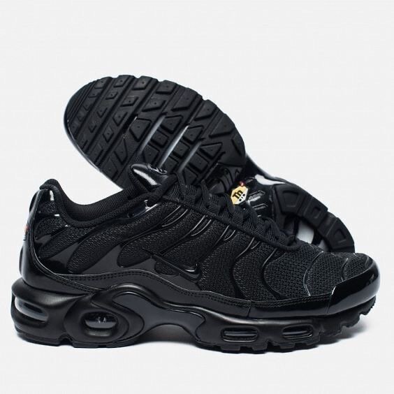 Baskets noires tendance homme