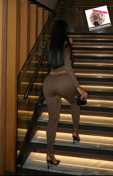 Combinaison femme élégante