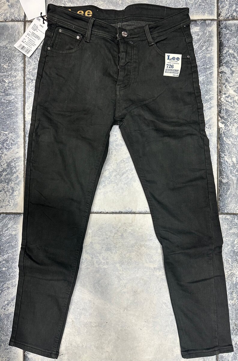 Jean slim noir Lee 726