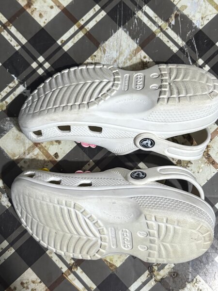 Sabots blancs avec fleurs