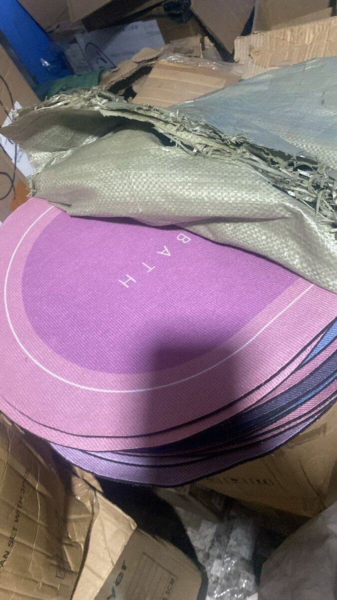 Bathroom anti-slip water absorbent mat