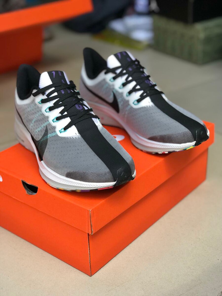 sport shoes 