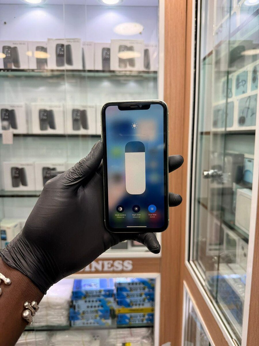 Iphone 11 sans  id