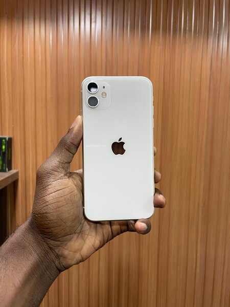 iPhone 11 doccasion tres propre 128giga