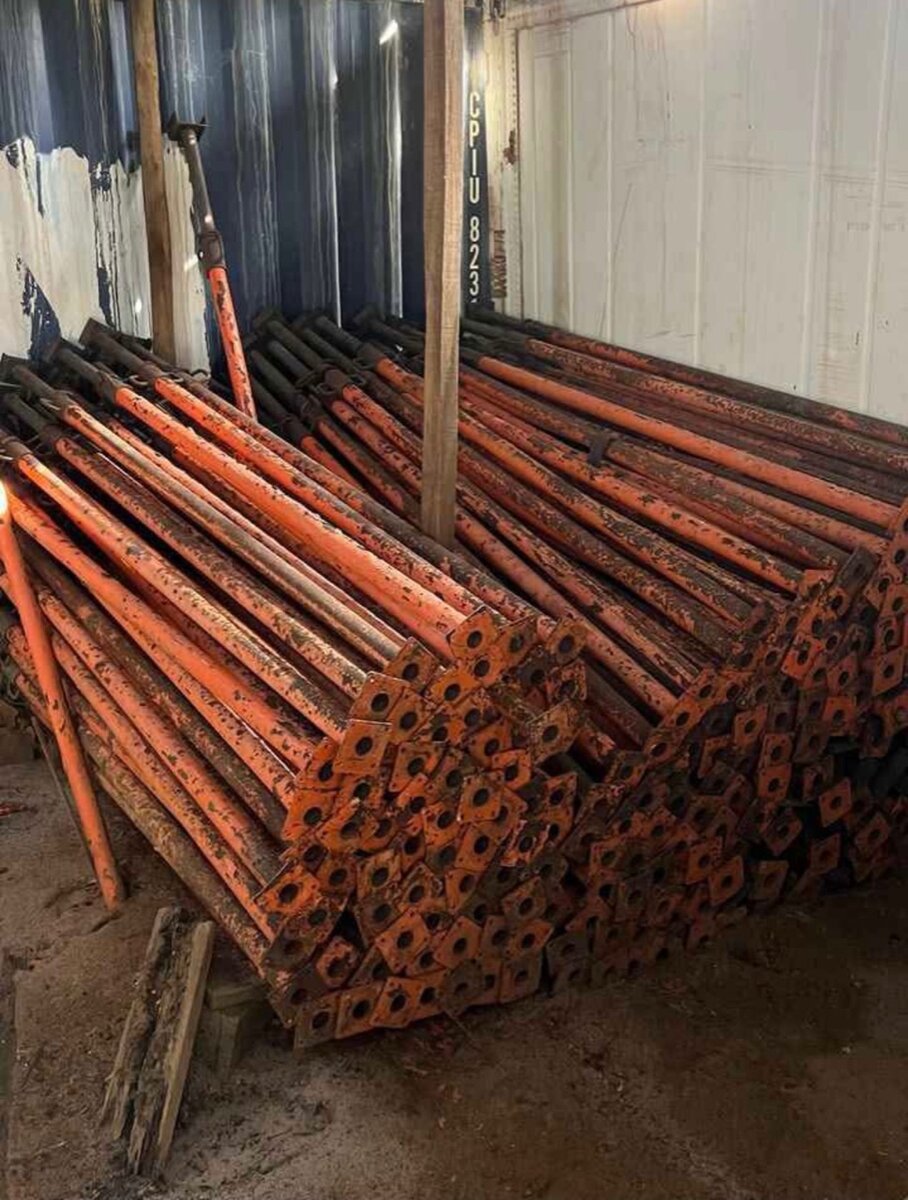 Étais de chantier réglables