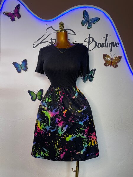 Robe noire artistique