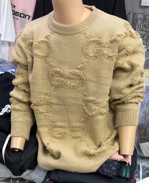 Pull tricoté à motifs