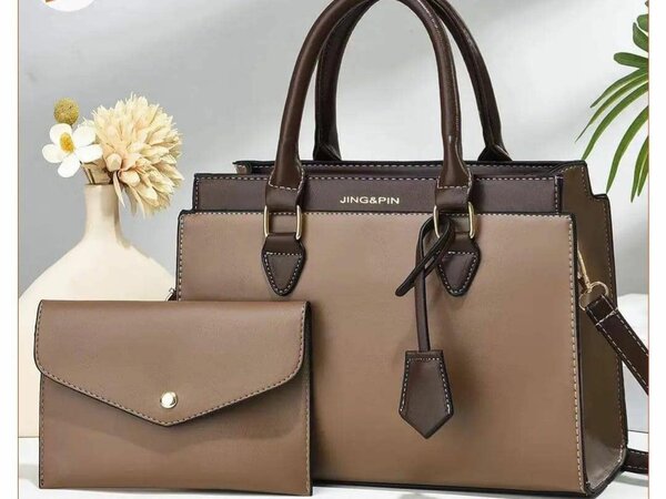 Sac à main en cuir brillant