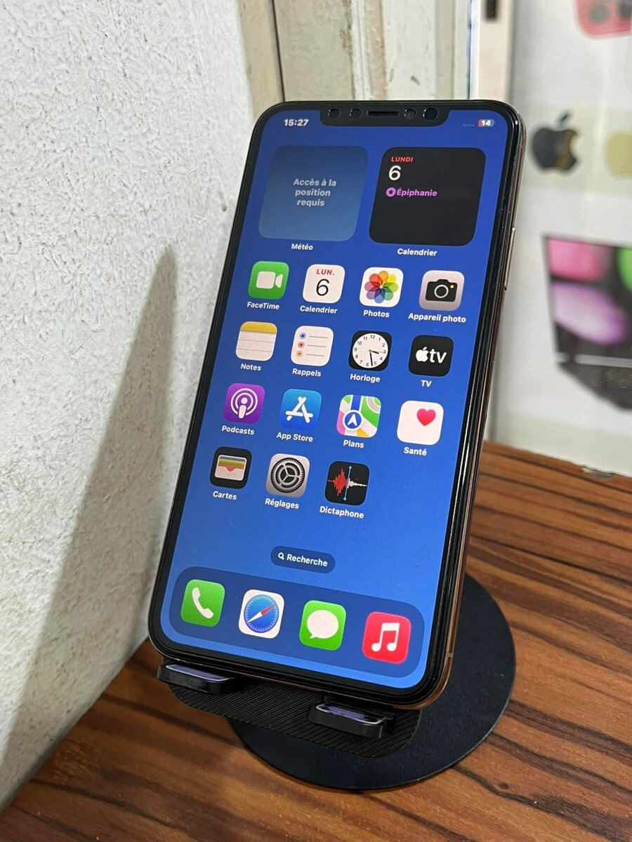 iPhone 11 Pro Max 64gb ( vendu avec reçu )