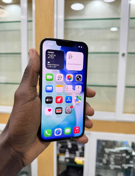 iPhone dernier modèle noir