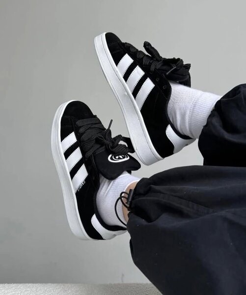 Chaussures de sport noir et blanc