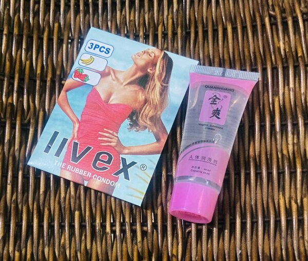 3 Préservatifs + 1 Lubrifiant