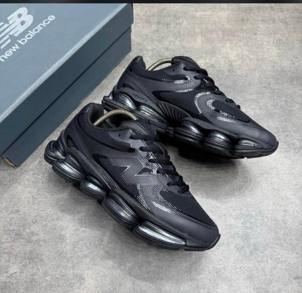 New Balance Sneakers MB2000