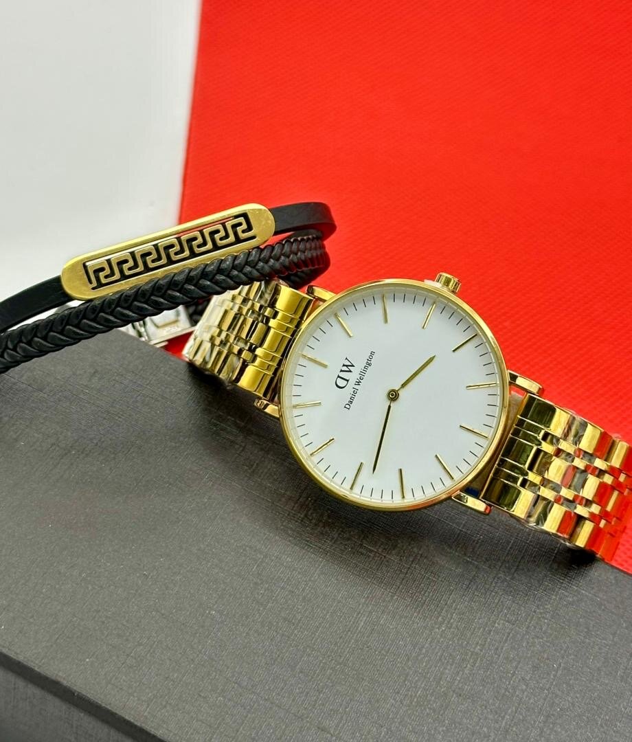 Montre DW élégante dorée