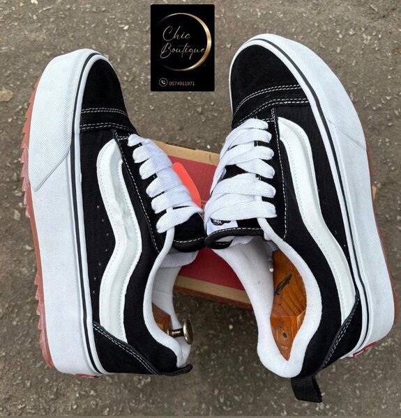 Baskets Trendy Noir et Blanc