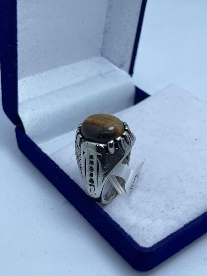 Bague en argent avec œil de tigre