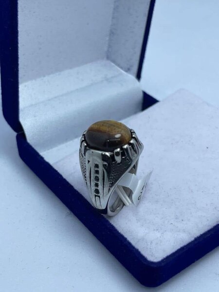 Bague en argent avec œil de tigre