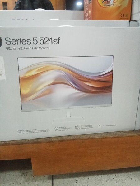 Moniteur FHD 23.8" Series 5 524sf