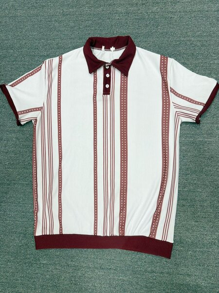 Polo à rayures contrastées