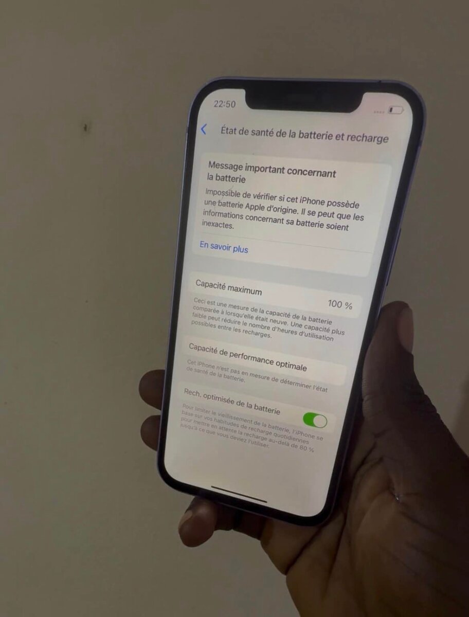 iPhone 12 violet puissant