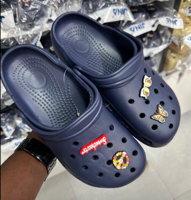 crocs for women, dark blue