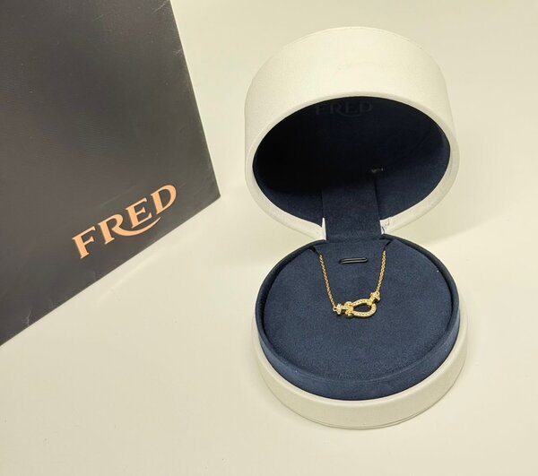 Collier élégant FRED