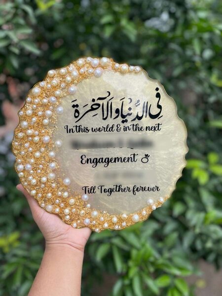 Resin plate
