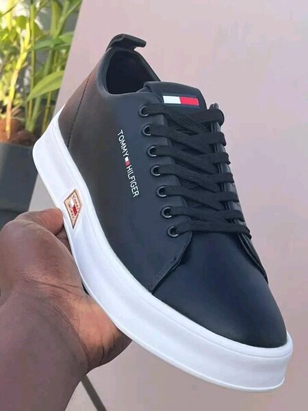 Baskets Noires Classiques Homme