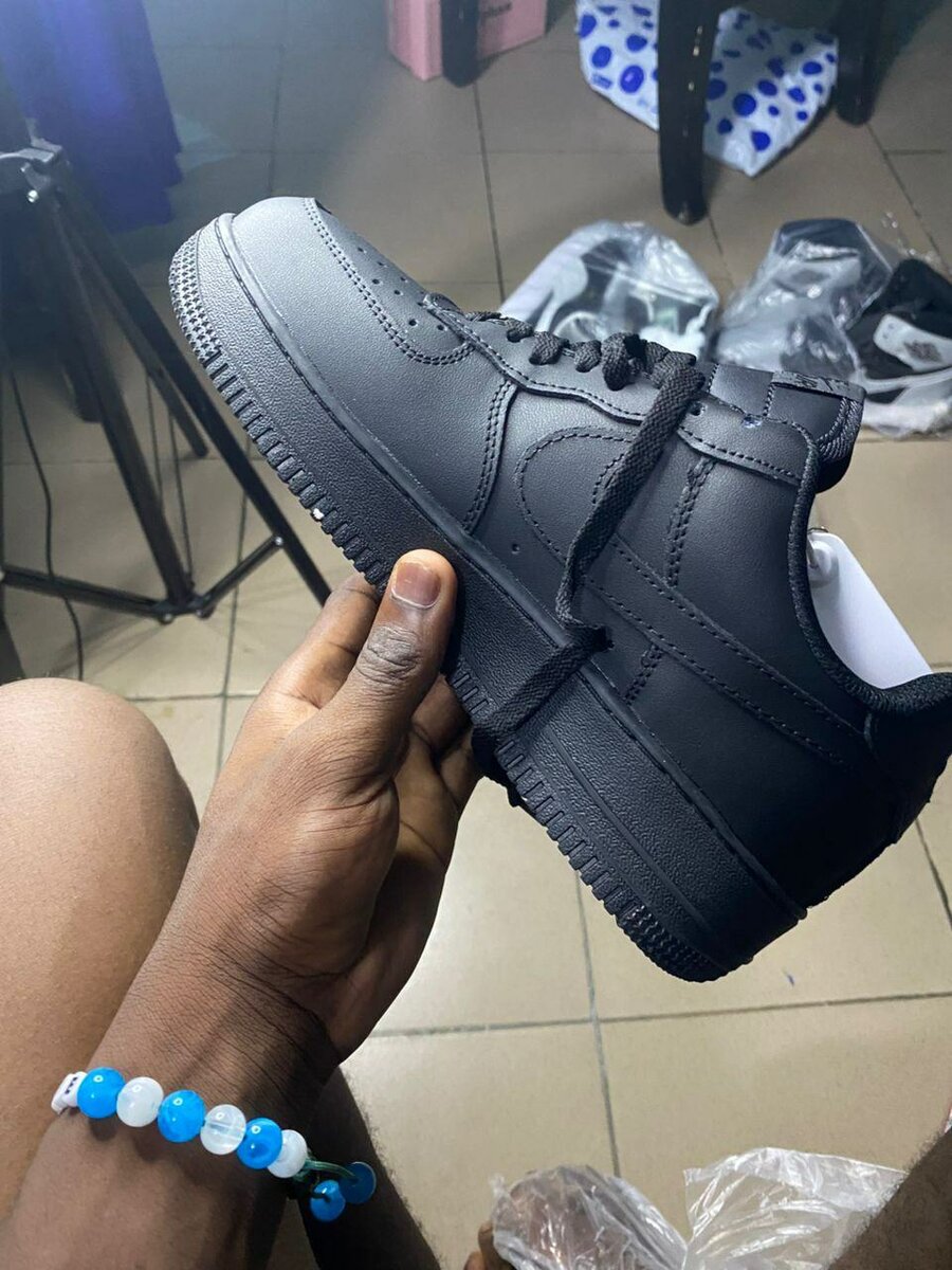 Baskets noires style classique