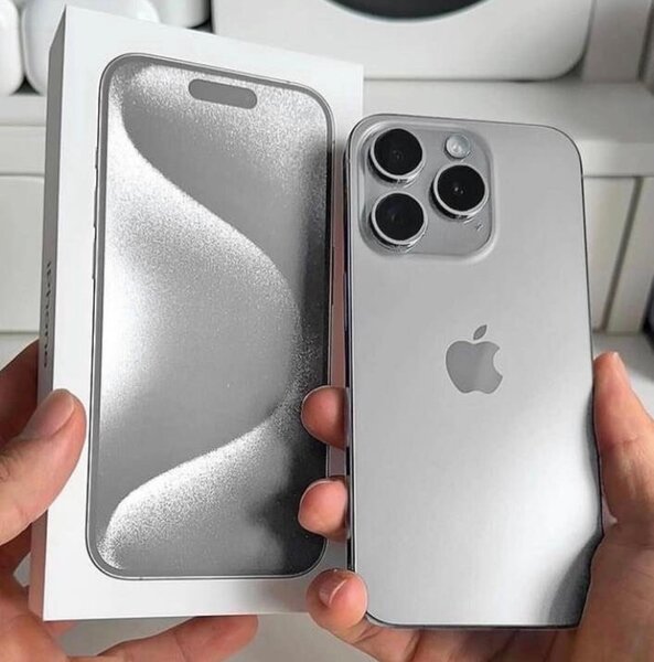 Apple iPhone 15 Pro Max - Neuf, scellé