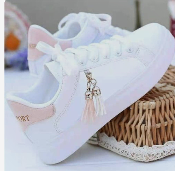 Baskets blanches élégantes