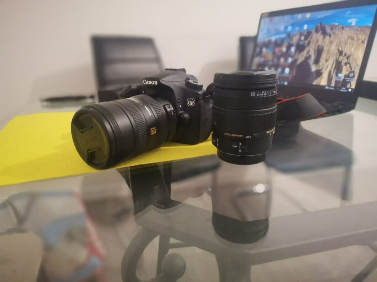 Trépied et Appareil Photo Canon EOS 60D