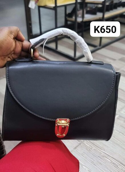 Stylish women's handbag black