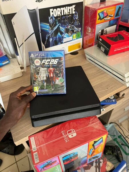 Console de Jeu Sony PS4 Slim