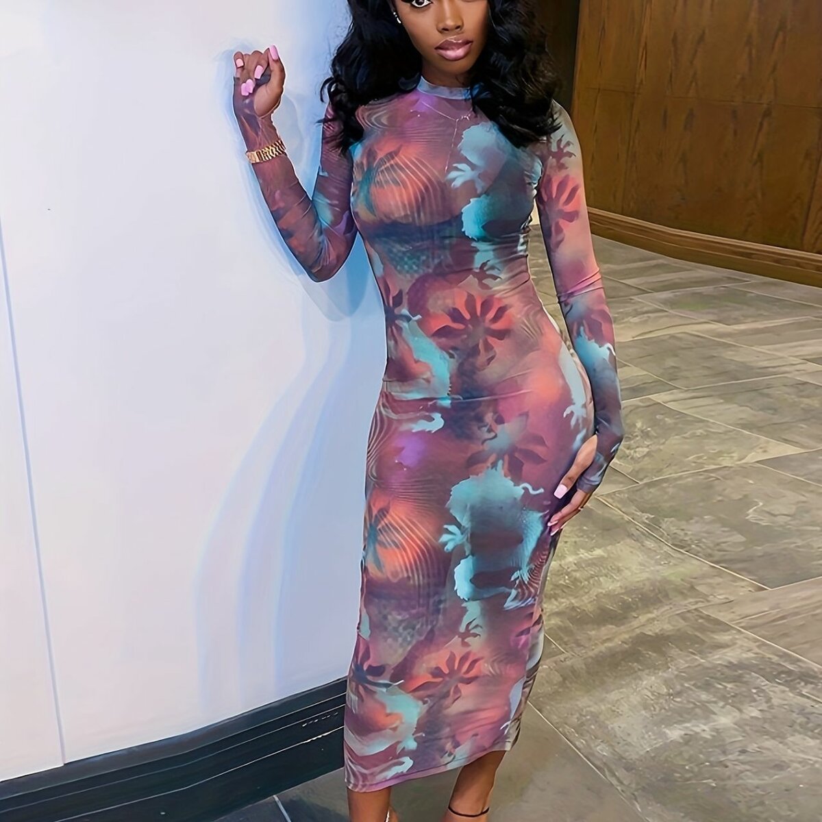 Robe moulante à motifs floraux