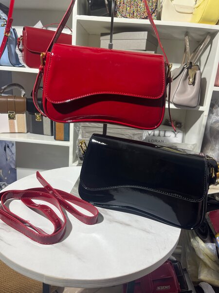 Sac bandoulière verni