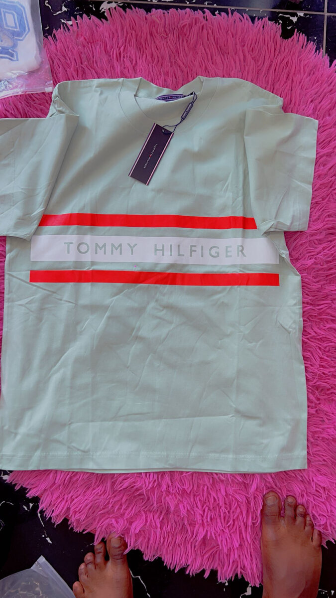 T-shirts Champion et Tommy