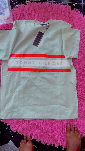 T-shirts Champion et Tommy